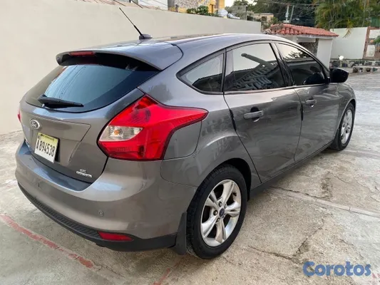 2014 Ford Focus — foto 5 / 7