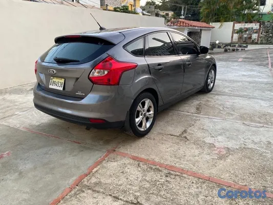 2014 Ford Focus — foto 6 / 7