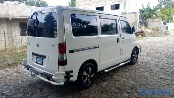 2017 Toyota Townace — foto 2 / 12