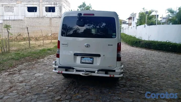 2017 Toyota Townace — foto 12 / 12