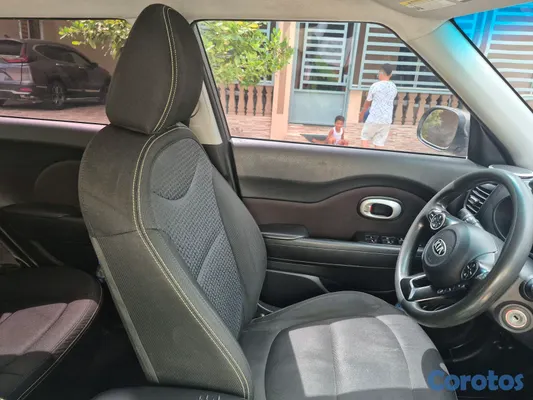 2016 Kia Soul — foto 8 / 10