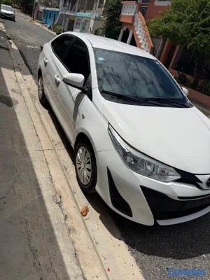 2018 Toyota Yaris — foto 7 / 13