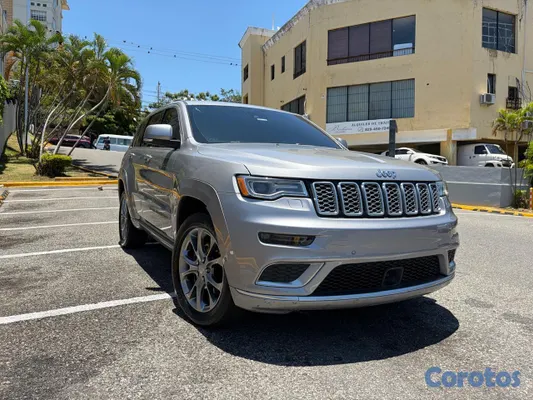 2020 Jeep Grand Cherokee — foto 2 / 19