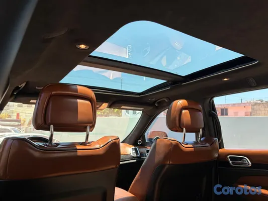 2020 Jeep Grand Cherokee — foto 7 / 19