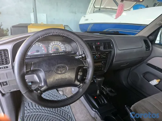 2002 Toyota 4 Runner — foto 7 / 8