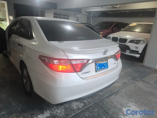 2015 Toyota Camry — foto 2 / 14