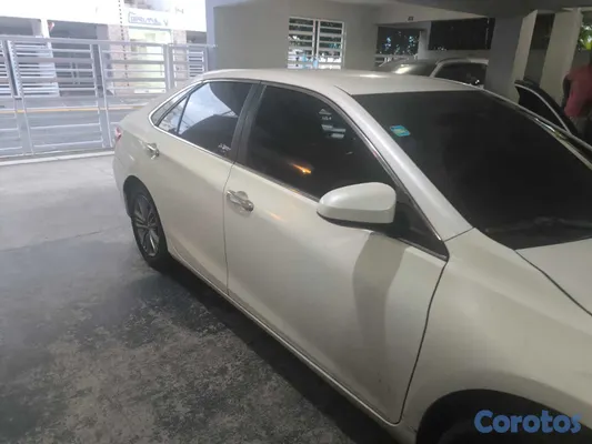 2015 Toyota Camry — foto 3 / 14
