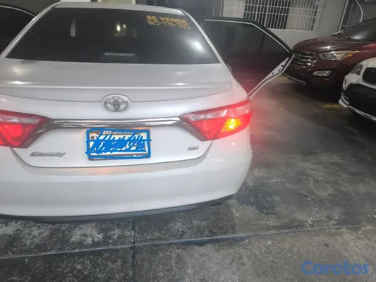 2015 Toyota Camry — foto 5 / 14