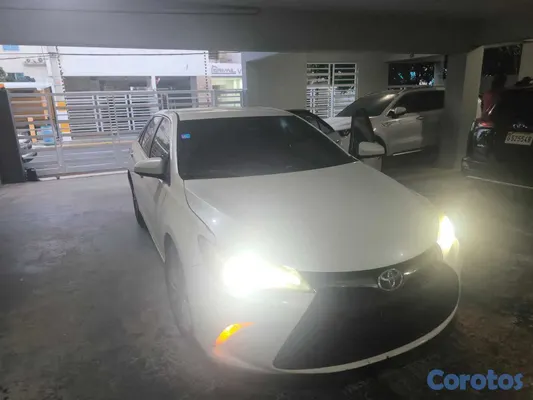 2015 Toyota Camry — foto 6 / 14