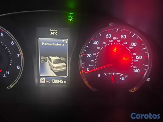 2015 Toyota Camry — foto 10 / 14