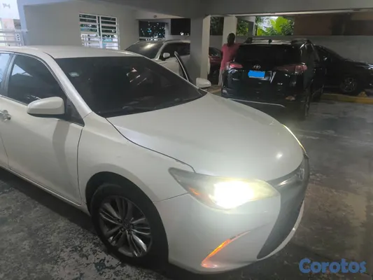 2015 Toyota Camry — foto 11 / 14
