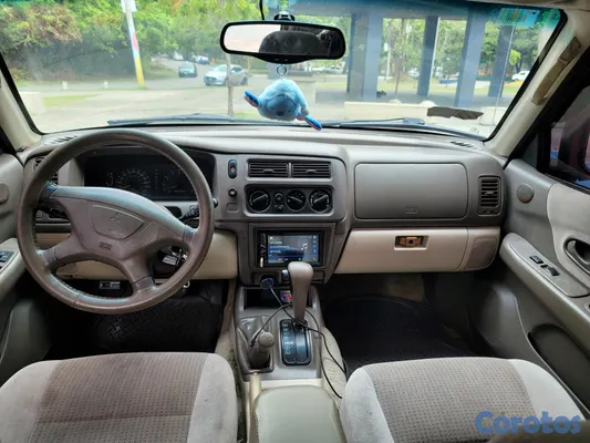 2001 Mitsubishi Montero — foto 6 / 17