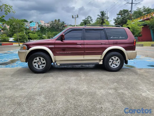 2001 Mitsubishi Montero — foto 7 / 17