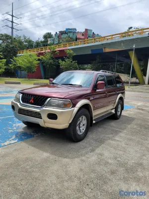 2001 Mitsubishi Montero — foto 11 / 17