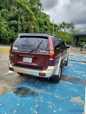 2001 Mitsubishi Montero — foto 15 / 17