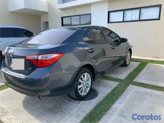 2016 Toyota Corolla — foto 2 / 6