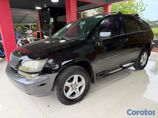 2002 Lexus 300 — foto 3 / 6