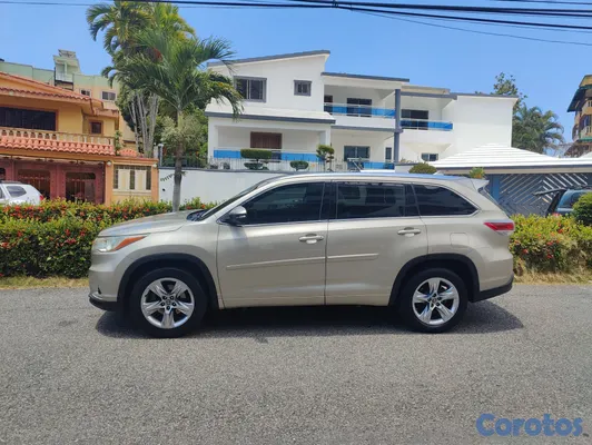 2016 Toyota Highlander — foto 2 / 7