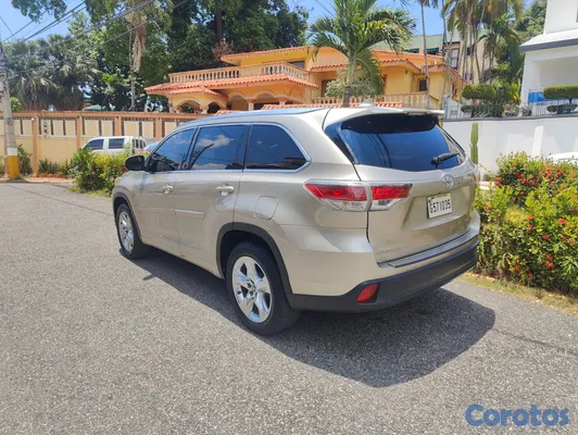 2016 Toyota Highlander — foto 3 / 7