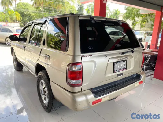 2000 Nissan Pathfinder — foto 7 / 11