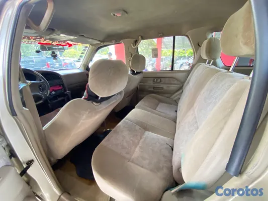 2000 Nissan Pathfinder — foto 9 / 11