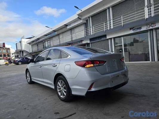 2021 Hyundai Sonata — foto 4 / 10