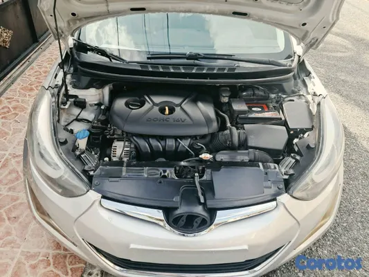 2016 Hyundai Elantra — foto 4 / 8