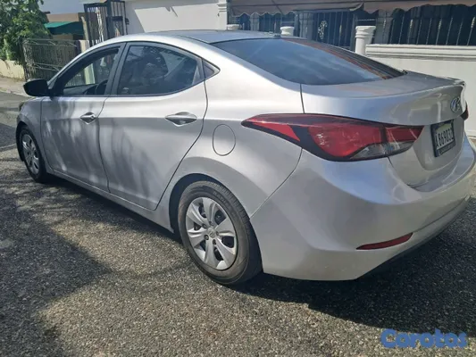 2016 Hyundai Elantra — foto 7 / 8