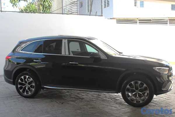2026 Mercedes-Benz Clase GLC — foto 2 / 10
