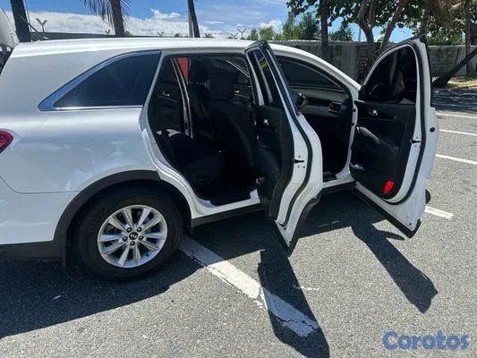 2020 Kia Sorento — foto 7 / 14