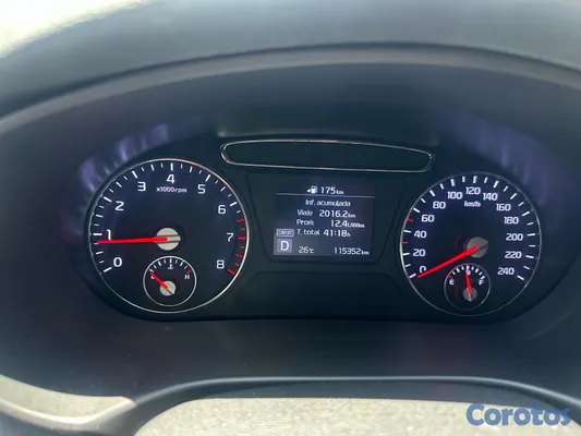 2020 Kia Sorento — foto 12 / 14