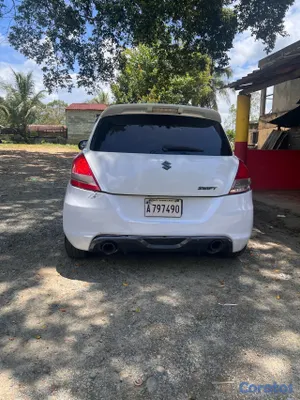 2013 Suzuki Swift — foto 3 / 12