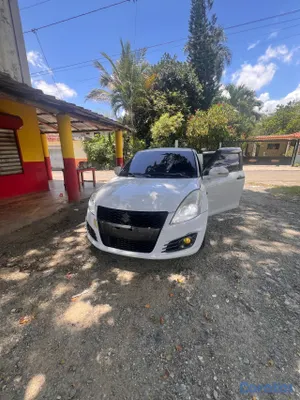 2013 Suzuki Swift — foto 7 / 12