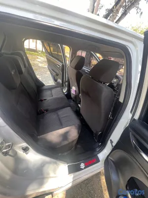 2013 Suzuki Swift — foto 10 / 12