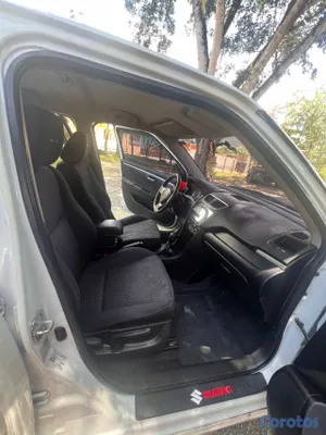 2013 Suzuki Swift — foto 11 / 12