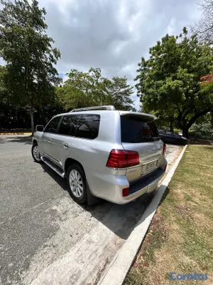 2010 Lexus Lx — foto 5 / 12