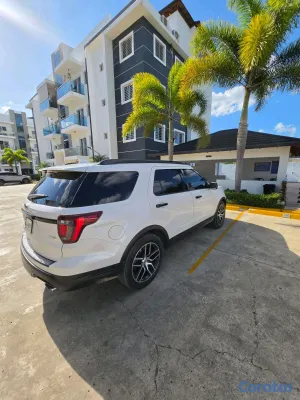 2018 Ford Explorer — foto 4 / 8