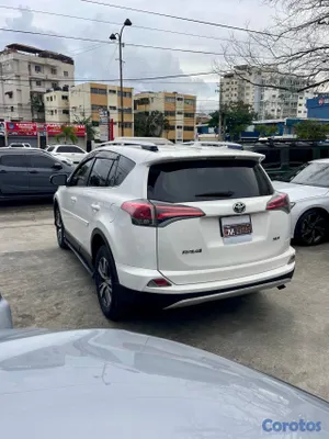 2016 Toyota Rav-4 — foto 6 / 11
