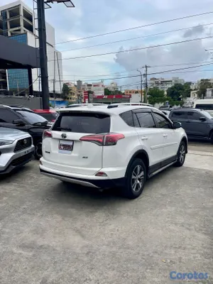 2016 Toyota Rav-4 — foto 8 / 11