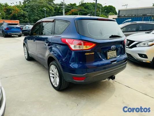 2014 Ford Escape — foto 4 / 10