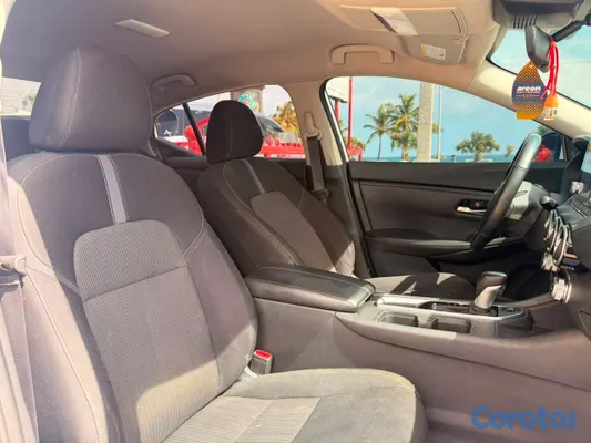 2021 Nissan Sentra — foto 7 / 8
