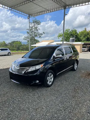 2017 Toyota Sienna — foto 4 / 10