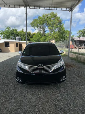 2017 Toyota Sienna — foto 6 / 10