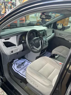 2017 Toyota Sienna — foto 10 / 10