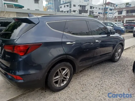 2017 Hyundai Santa Fe — foto 7 / 10