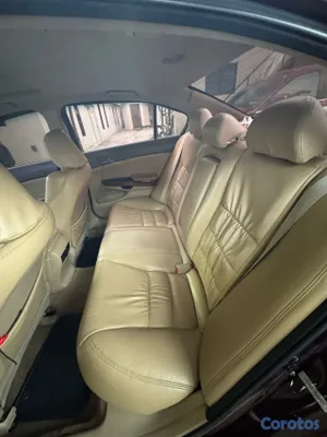 2010 Honda Accord — foto 9 / 10