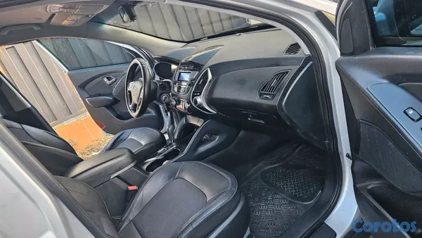 2011 Hyundai Tucson — foto 8 / 11