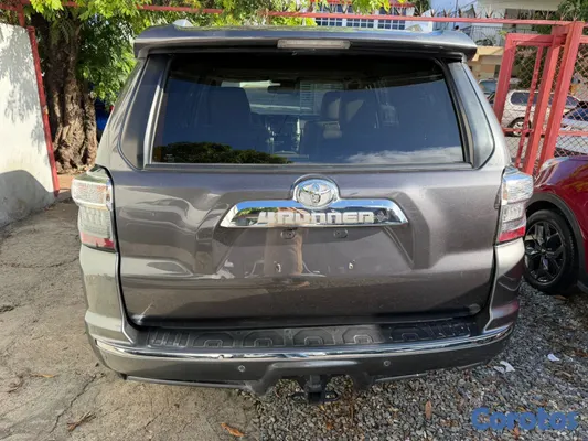 2023 Toyota 4 Runner — foto 2 / 8