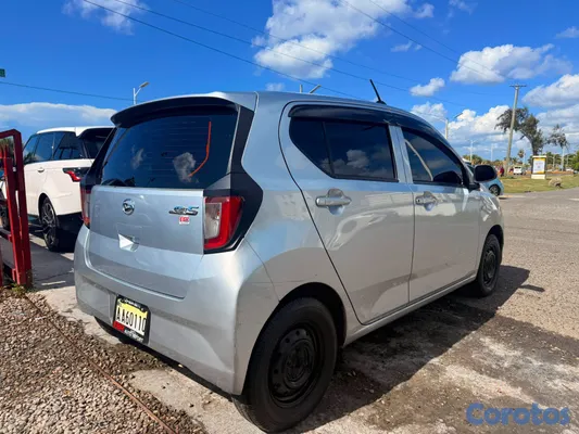 2018 Daihatsu Mira — foto 3 / 9