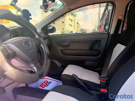 2018 Daihatsu Mira — foto 6 / 9